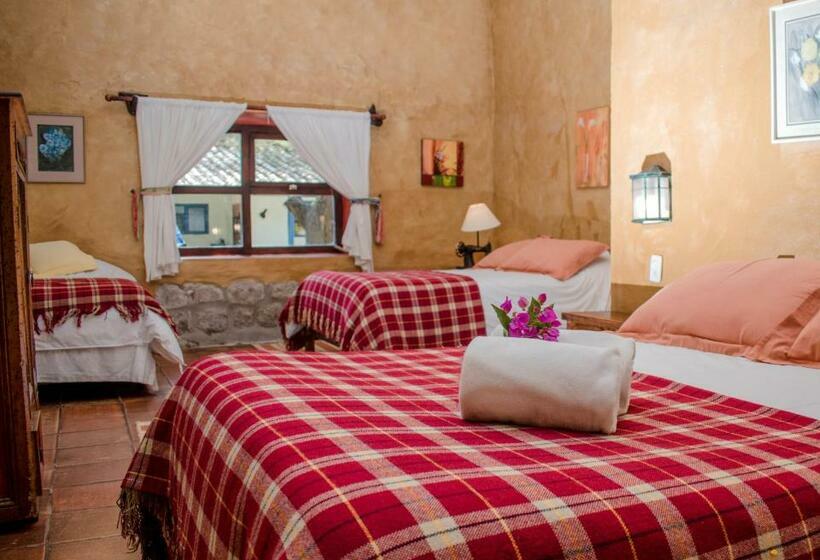 غرفة عائلية, Hacienda San Francisco