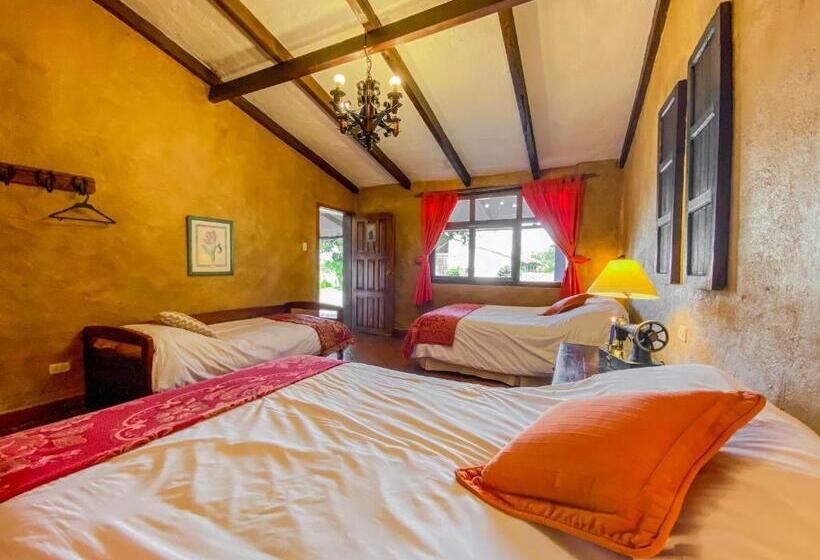 غرفة قياسية ثلاثية, Hacienda San Francisco