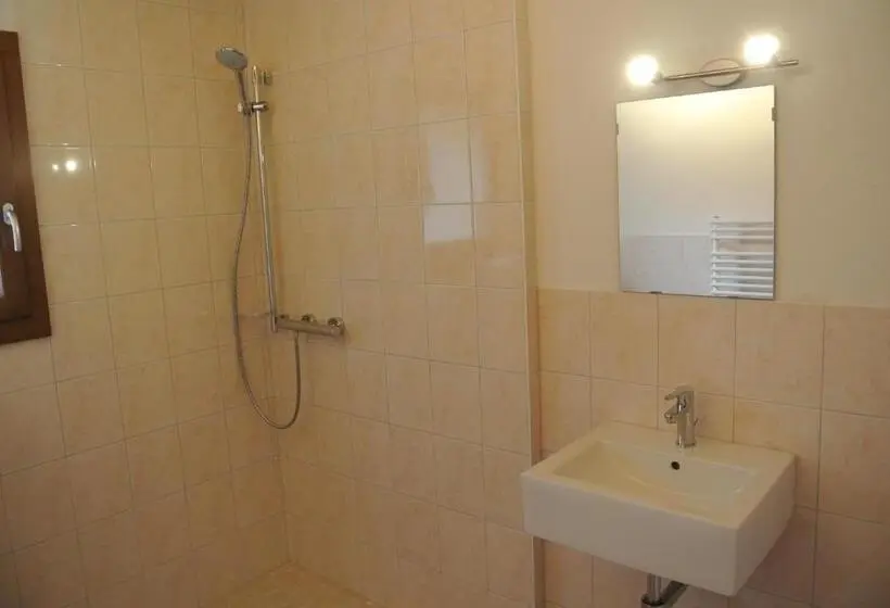 Familienzimmer Geteiltes Bad, La Tzoum Hostel
