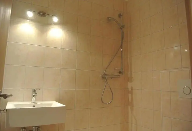 4 Bett Standardzimmer, La Tzoum Hostel