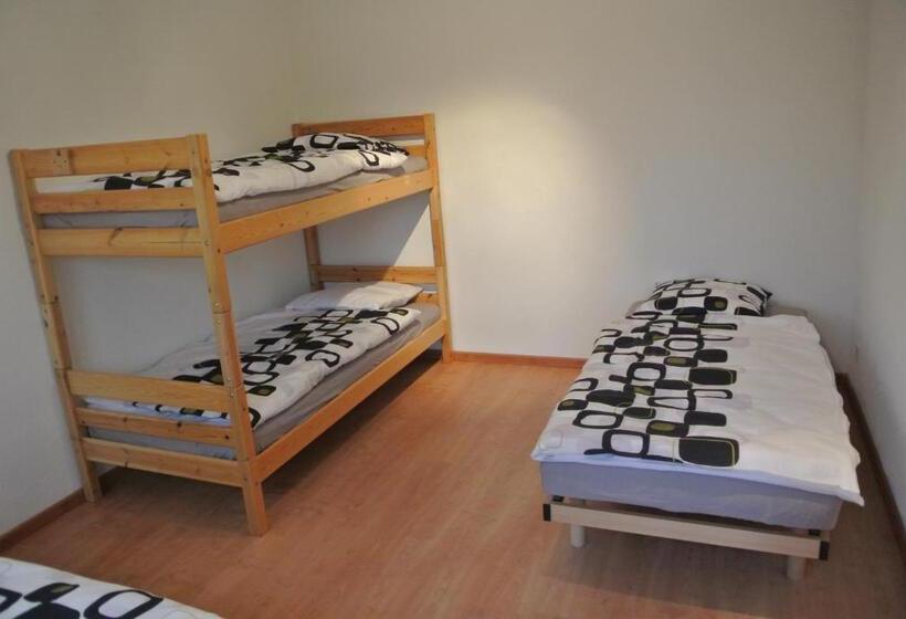 四人标准间, La Tzoum Hostel