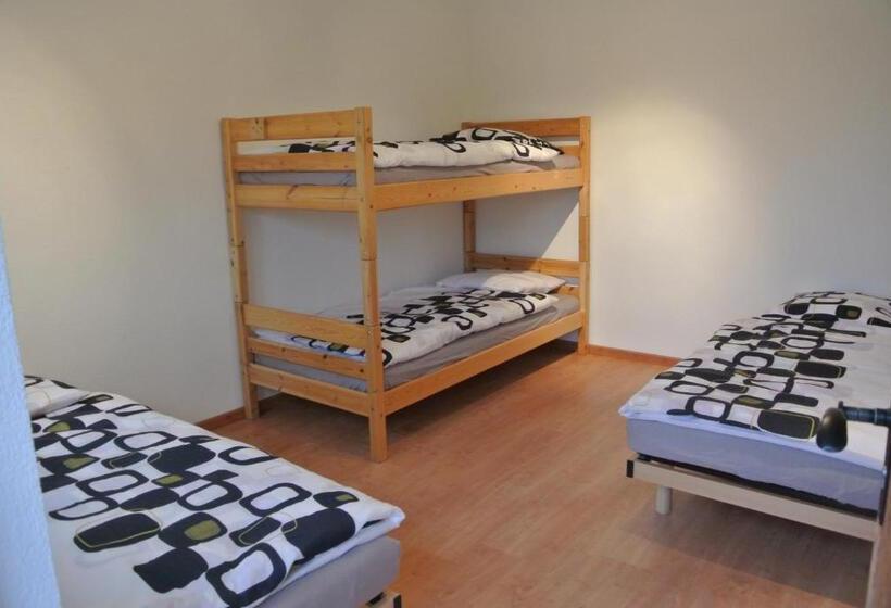 四人标准间, La Tzoum Hostel