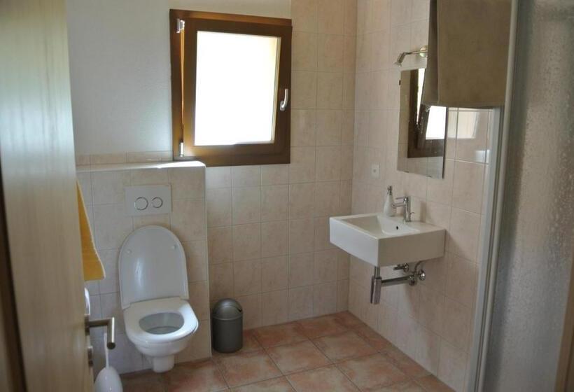 带共用浴室的标准房间, La Tzoum Hostel