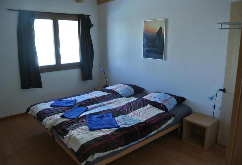 Номер Стандарт Совместная Ванная, La Tzoum Hostel