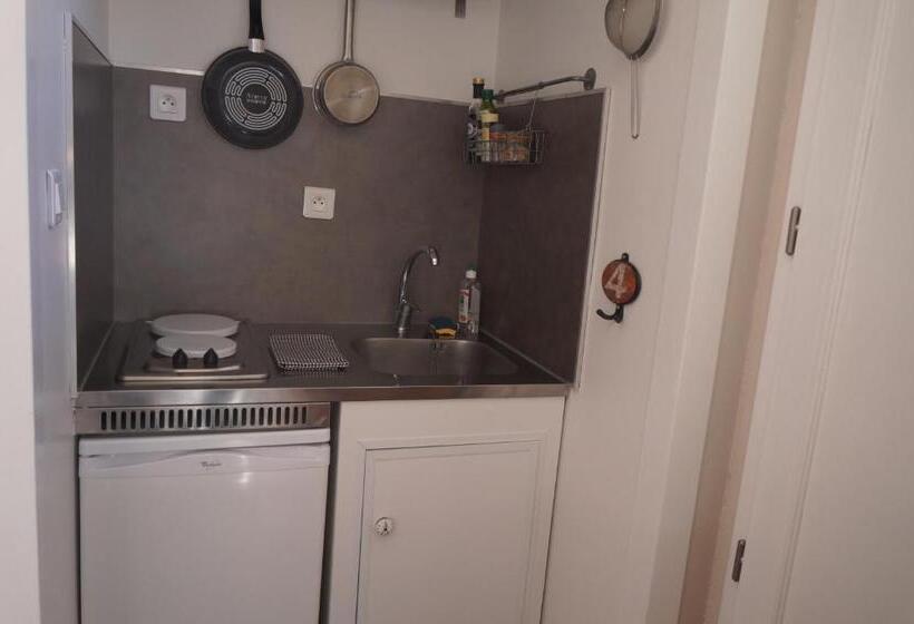 Номер Стандарт Вид на Сад, Chambre D Hôtes   L Ephémère