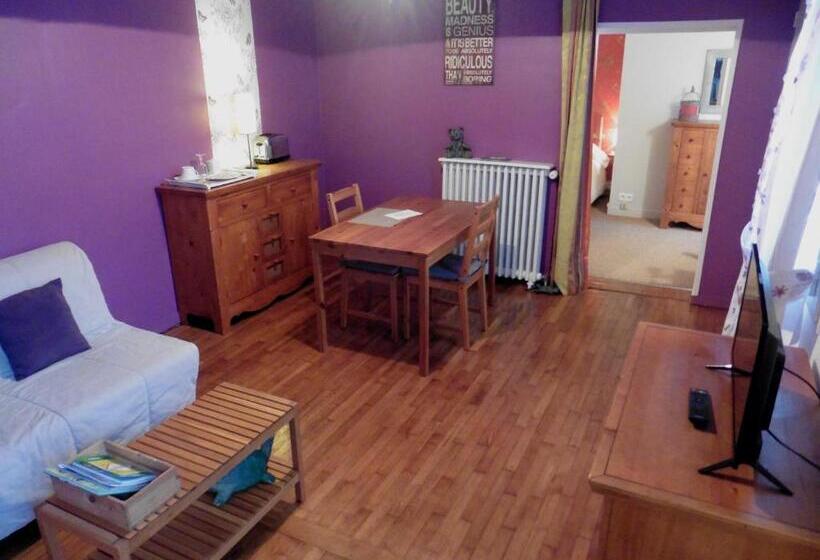 Номер Стандарт Вид на Сад, Chambre D Hôtes L Ephémère