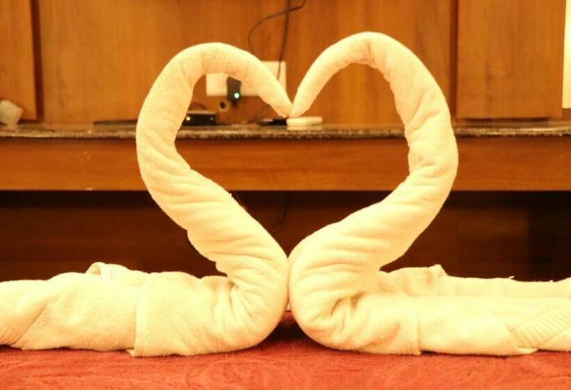 غرفة ديلوكس, Pushap Palace