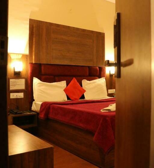 غرفة قياسية سرير كينج, Pushap Palace