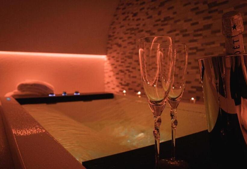 带大床的豪华间, Il Campanile Premium B&b