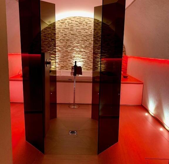 חדר דחוקס עם מיטת קינג, Il Campanile Premium B&b