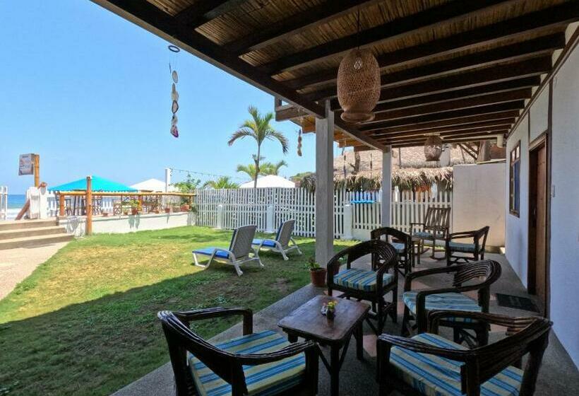 Номер Стандарт Трехместный, Hostal Solemare