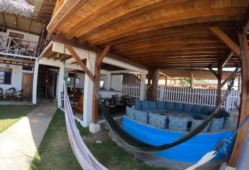 اتاق استاندارد سه نفره, Hostal Solemare