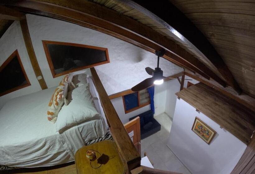 Трехместный Номер Классика, Hostal Solemare