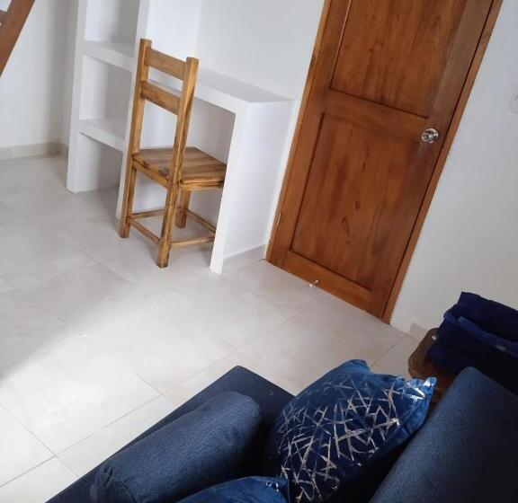 اتاق کلاسیک سه تخته, Hostal Solemare