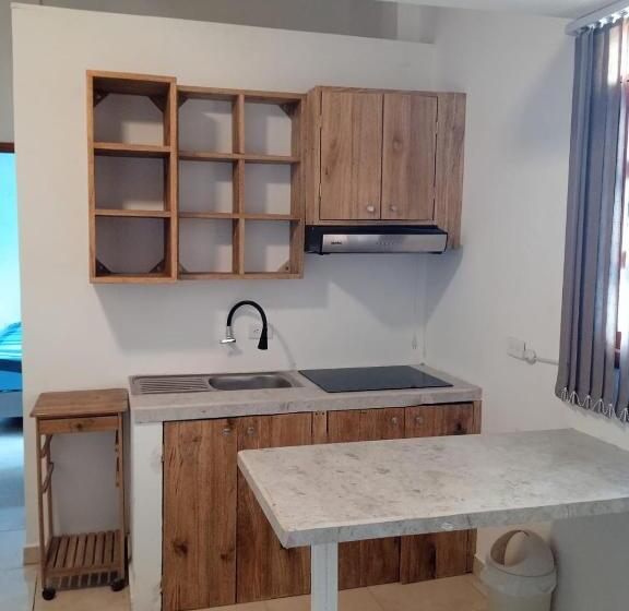 سوییت سوپریور, Hostal Solemare