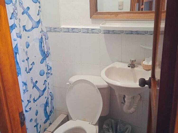 اتاق کلاسیک چهارنفره, Hostal Solemare