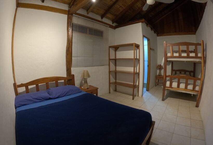 اتاق کلاسیک چهارنفره, Hostal Solemare