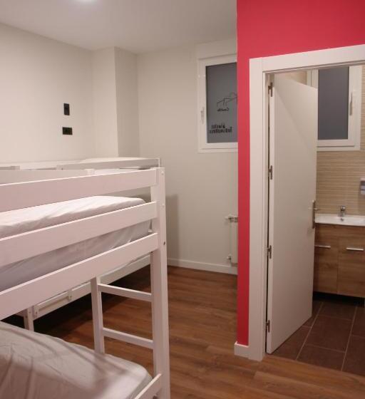 اتاق استاندارد چهار تخته, Hostel Trovadores