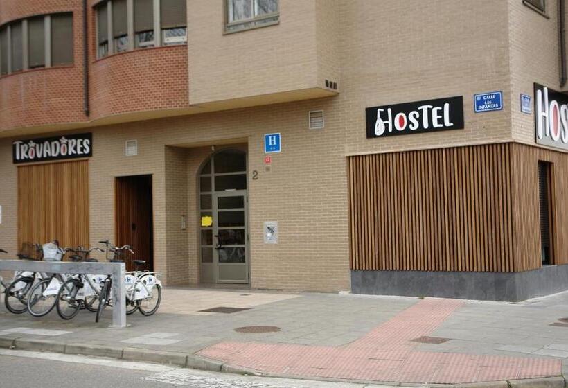 חדר סטנדרט לארבעה, Hostel Trovadores