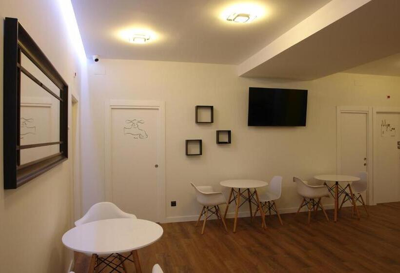 اتاق استاندارد چهار تخته, Hostel Trovadores