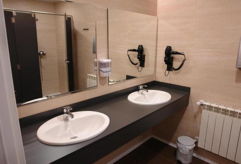 מיטה בחדר משותף, Hostel Trovadores