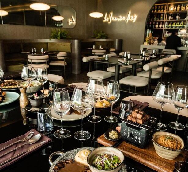 스탠다드 스튜디오, 88th Avenue
