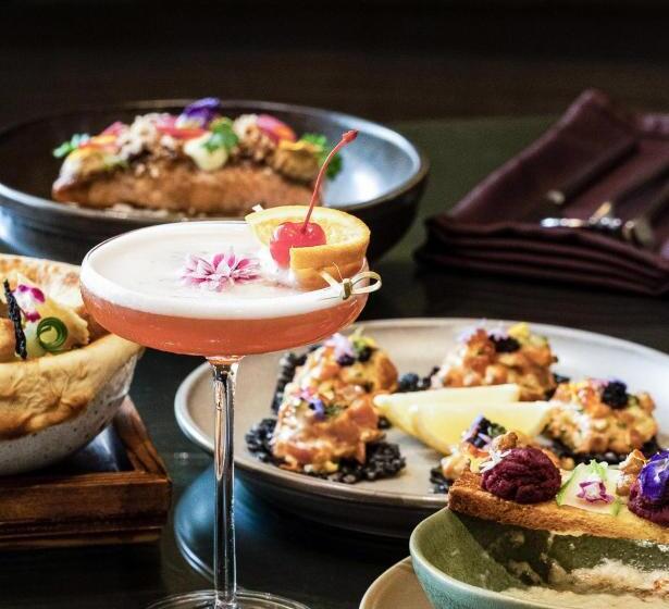 3 Bedroom Suite, 88th Avenue