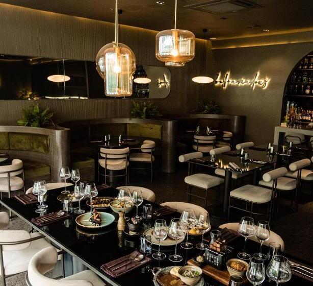 سوییت, 88th Avenue