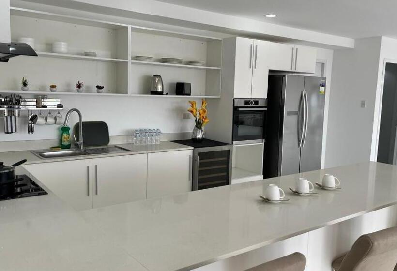 آپارتمان 3 خوابه, 88th Avenue