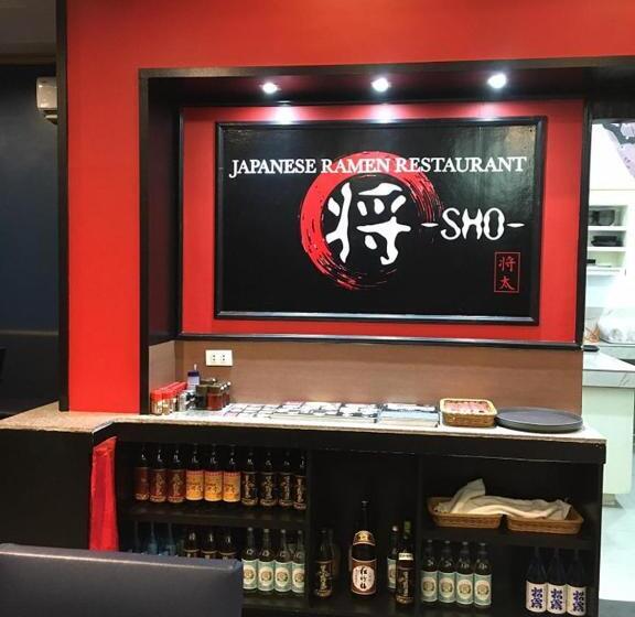 침실 2개 스위트, 88th Avenue