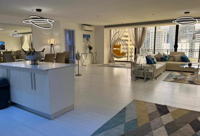 3 Bedroom Suite, 88th Avenue