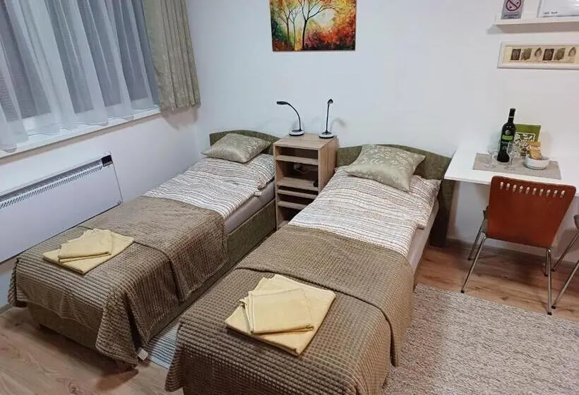 １階の１ベッドルームアパートメント, Apartmán Sedmička Horec