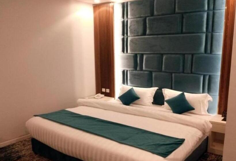 キングサイズベッドのデラックスルーム, Areen Airport