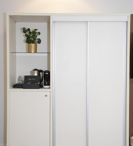 デラックスルーム, Areen Airport