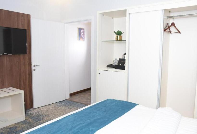 デラックスルーム, Areen Airport