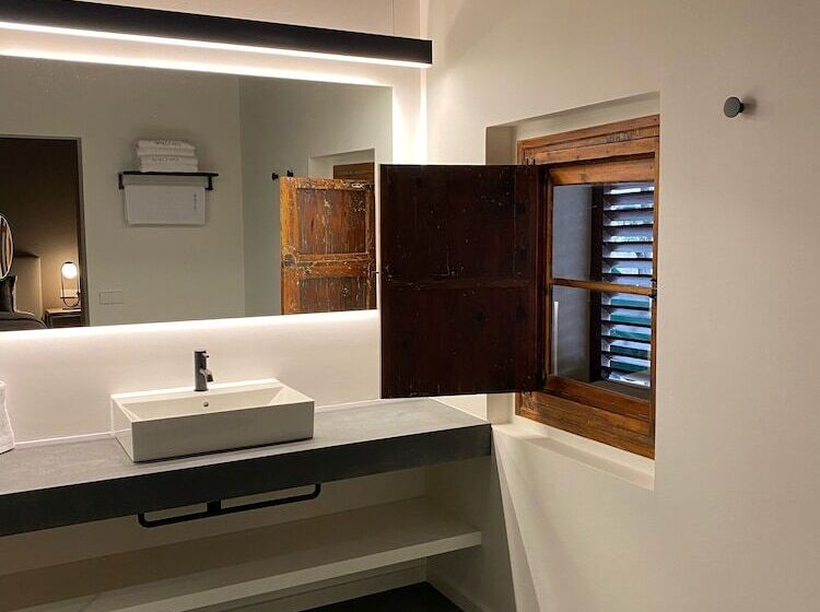 غرفة ديلوكس, Can Cirera