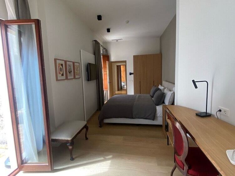 جناح مزود بتراس, Can Cirera