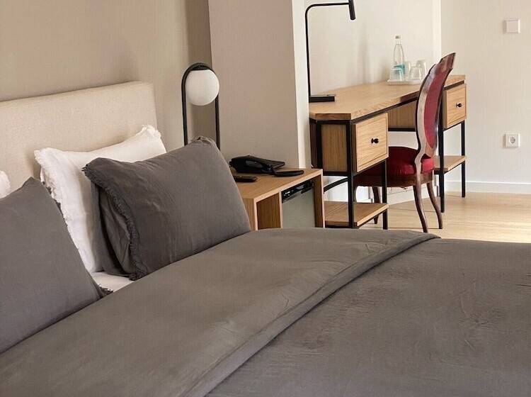 جناح مزود بتراس, Can Cirera