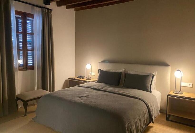 غرفة بريميوم, Can Cirera