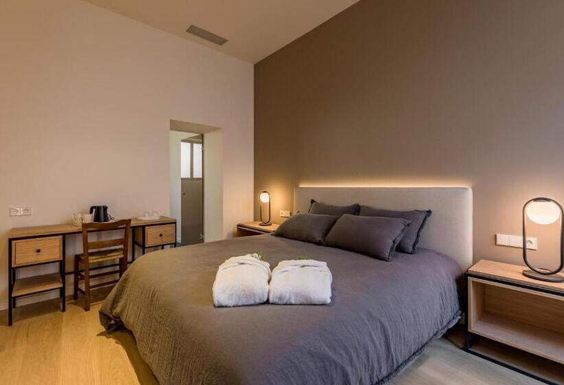 غرفة بريميوم, Can Cirera