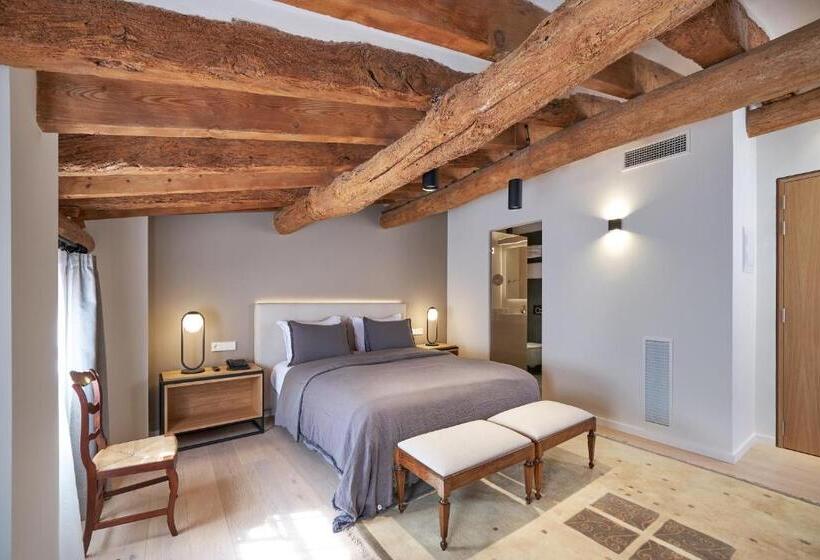 غرفة ديلوكس, Can Cirera