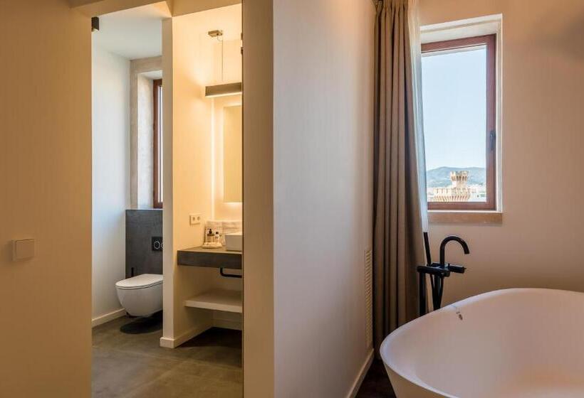 جناح مزود بجاكوزى, Can Cirera