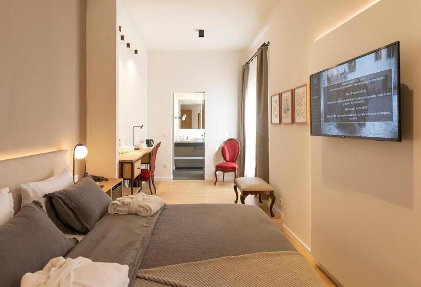 جناح مزود بتراس, Can Cirera