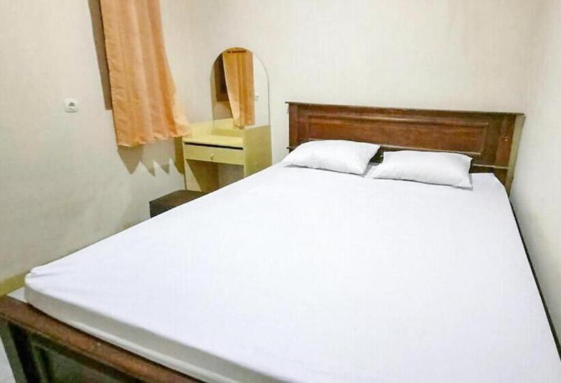 Номер Стандарт Совместная Ванная, Central House Karimunjawa Mitra Reddoorz