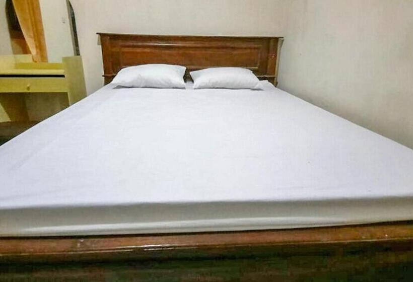 Номер Стандарт Совместная Ванная, Central House Karimunjawa Mitra Reddoorz