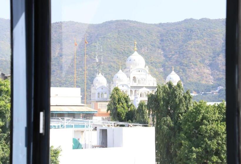 标准间带山景, The Brahma Space