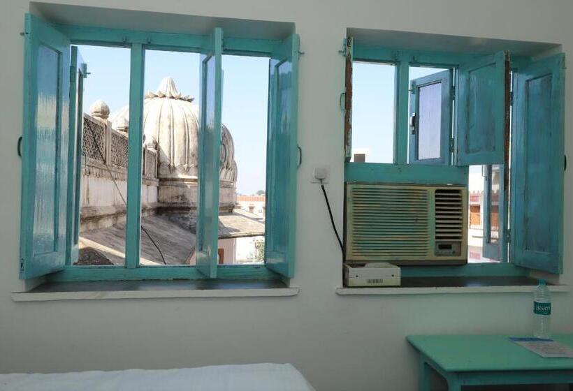 标准间, The Brahma Space