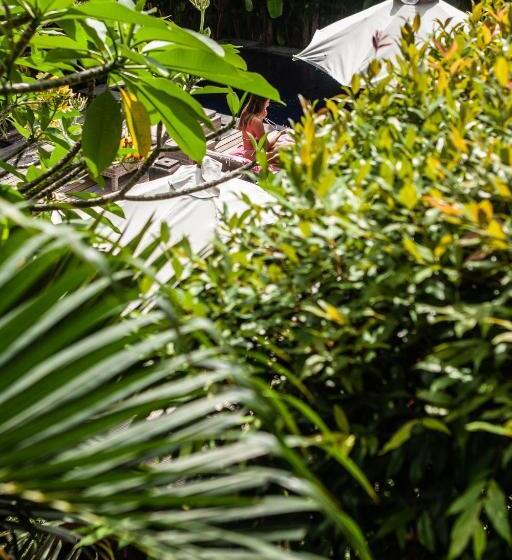 발코니 디럭스 룸, The Spare Bali