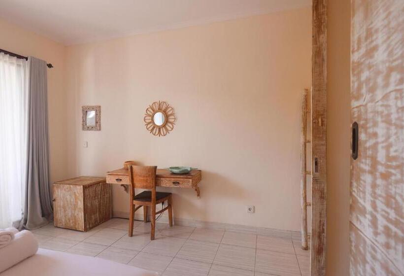 발코니 디럭스 룸, The Spare Bali