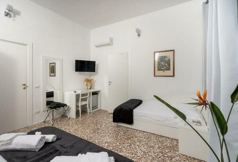 Стандартный Номер Кровать Кинг, Regina Margherita Bed And Breakfast & Rooftop Lounge Bar